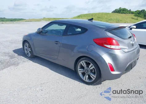 2017 Hyundai Veloster Value Edition z USA, uszkodzony, nr VIN KMHTC6AD3HU321958